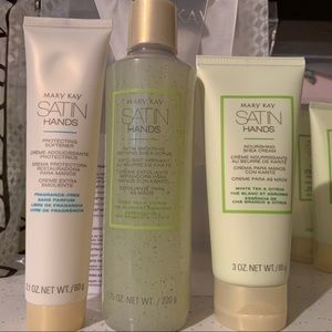 Mary Kay Satin Hands gift bag